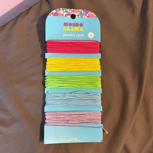 Stretchy friendship bracelet string - Picture 3 of 4